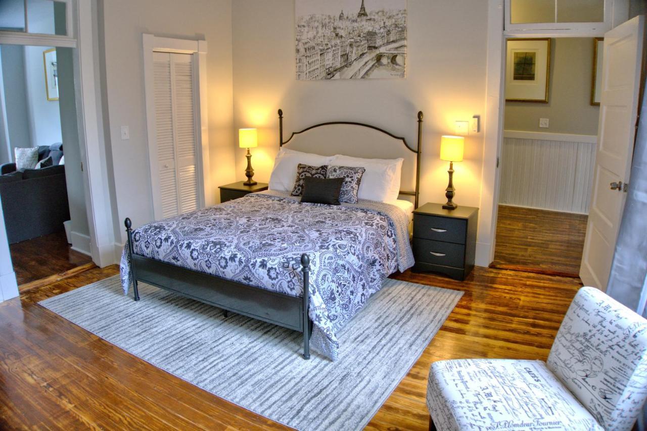 2 Bedroom Newly Renovated Townhome In Historic Саванна Экстерьер фото