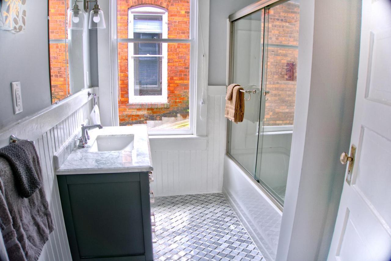 2 Bedroom Newly Renovated Townhome In Historic Саванна Экстерьер фото